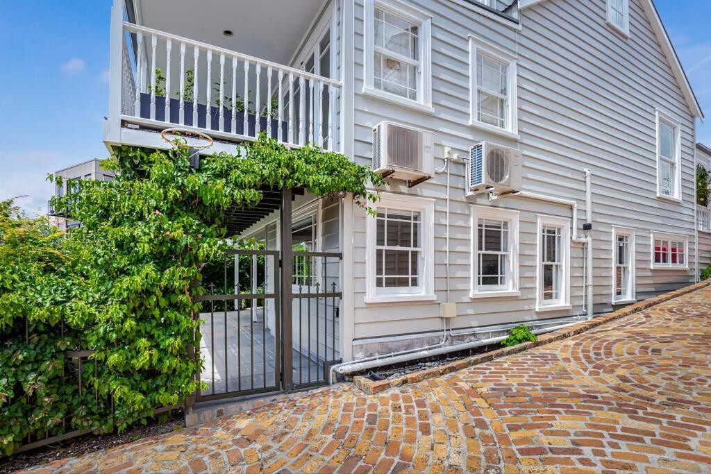 One-bedroom Parnell Charmer Apartment *